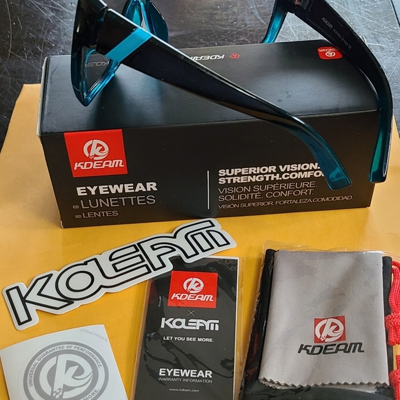 Men's Sunglasses - Picture 4 of 6